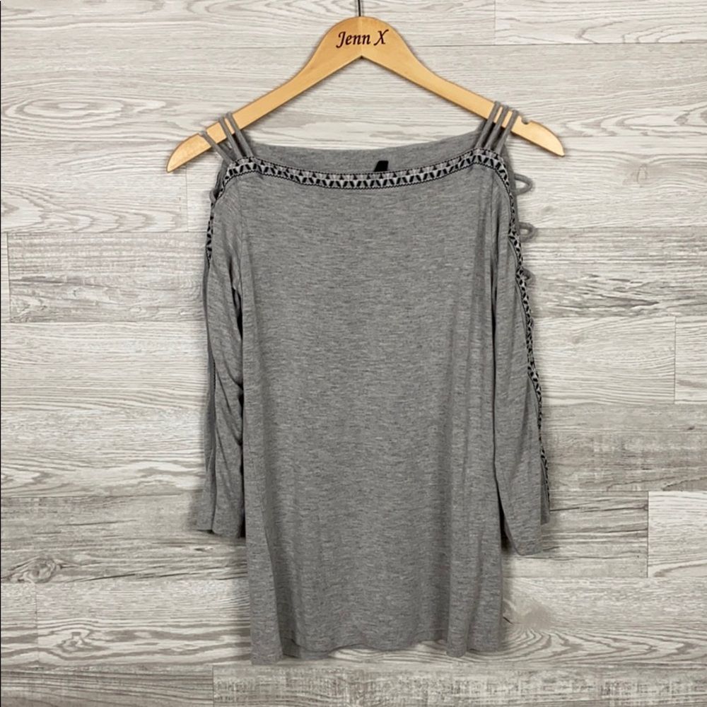 Jessica Simpson Open Sleeve Gray Blouse